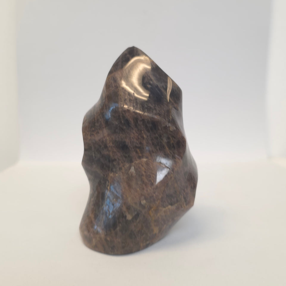 Black Moonstone Flame | 1.43 lb