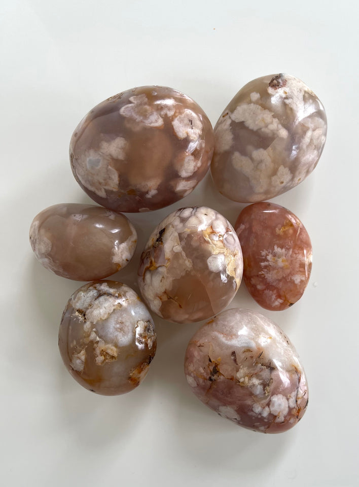 Flower Agate Palm Stone